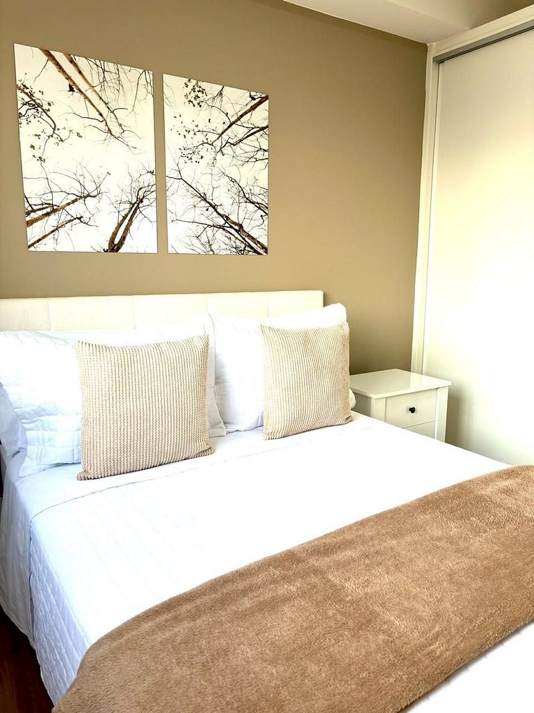 102B AP Luxuoso em SP, central, c/ garagem, Wi-Fi 600m