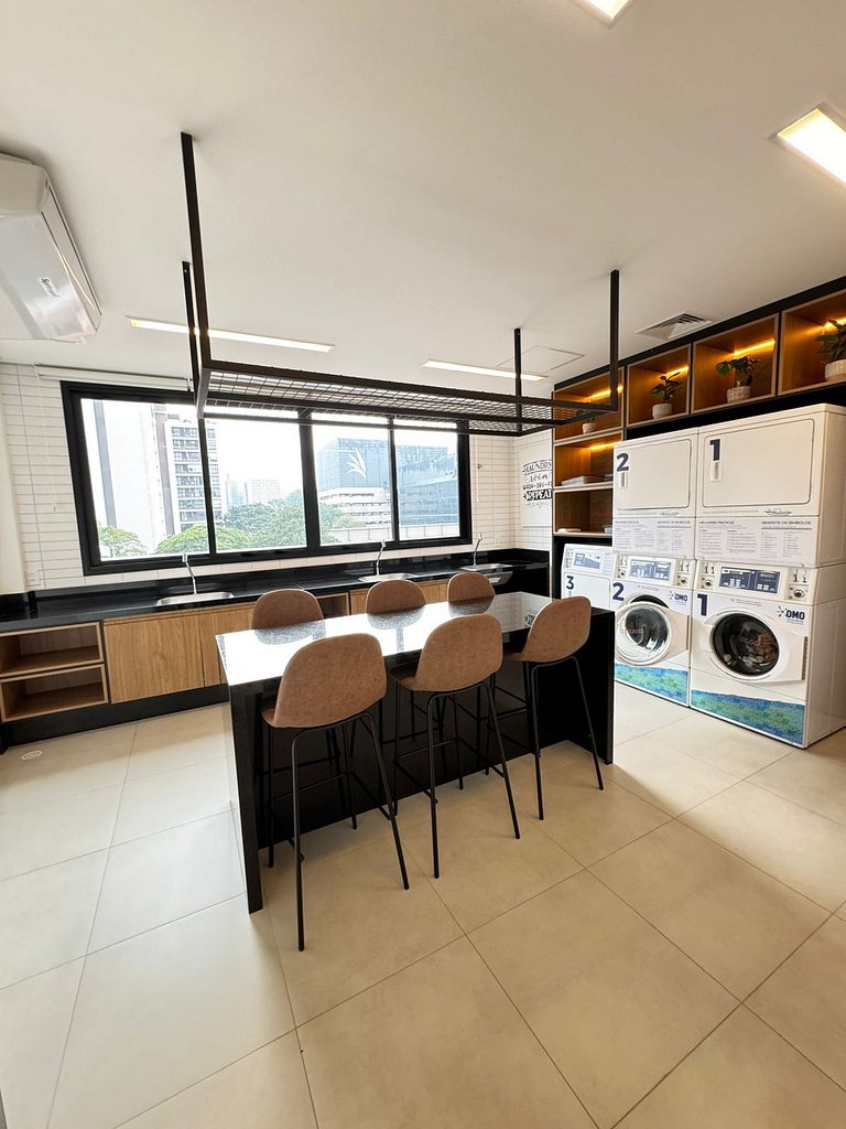 1512 Ap Pinheiros | Próximo ao metro c/ Wi-Fi, A/C