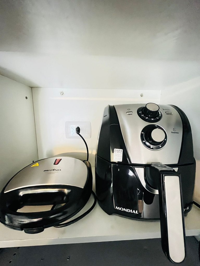 106 Ap completo em Pinheiros com Academia e AC