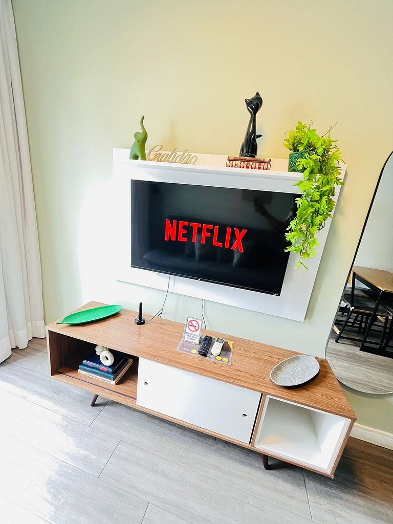 106 Ap completo em Pinheiros com Academia e AC