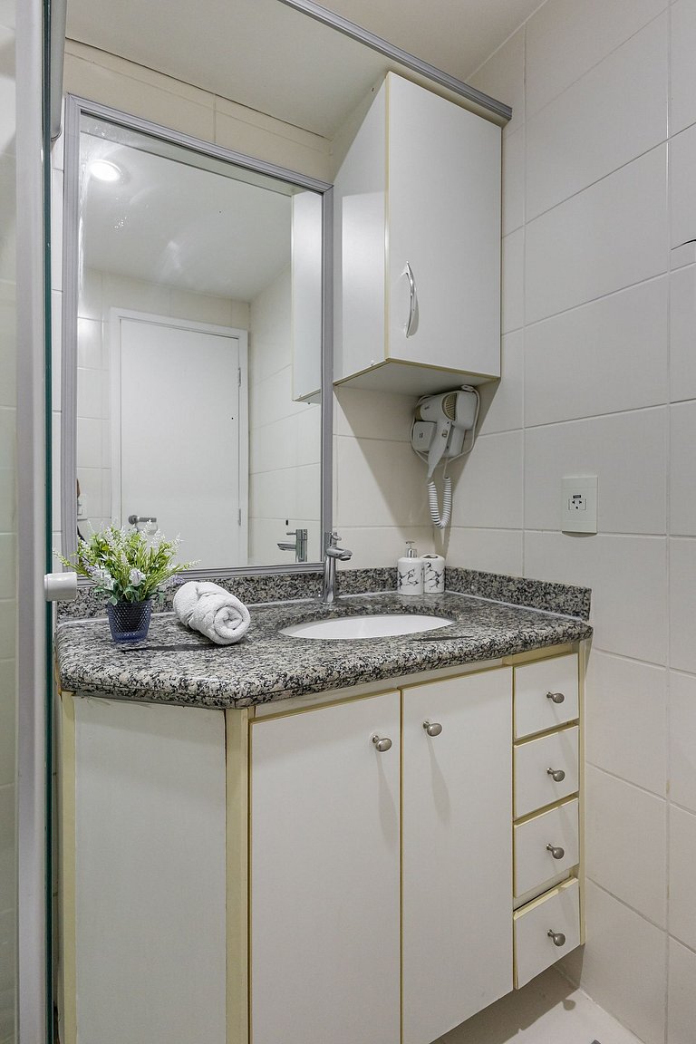 907 Ap charmoso em Pinheiros com academia e AC