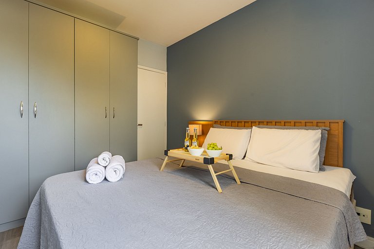 106 Ap completo em Pinheiros com Academia e AC