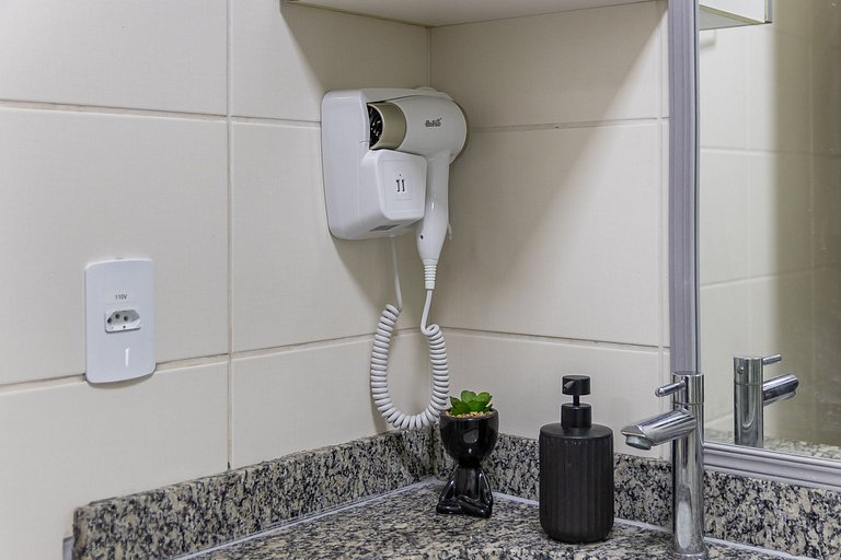 106 Ap completo em Pinheiros com Academia e AC