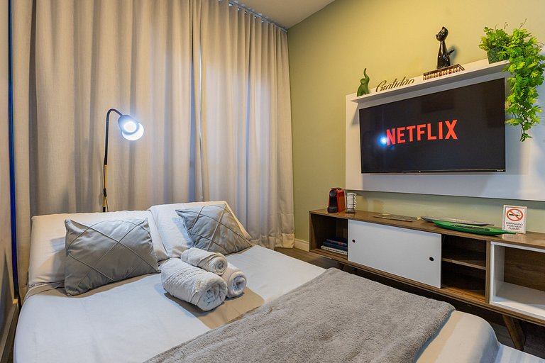 106 Ap completo em Pinheiros com Academia e AC