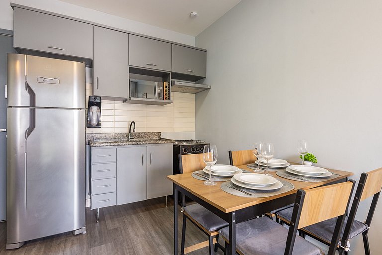 106 Ap completo em Pinheiros com Academia e AC