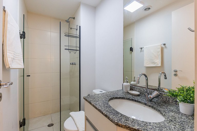 102B AP Luxuoso em SP, central, c/ garagem, Wi-Fi 600m