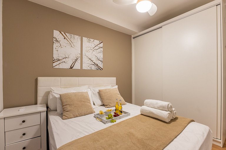 102B AP Luxuoso em SP, central, c/ garagem, Wi-Fi 600m